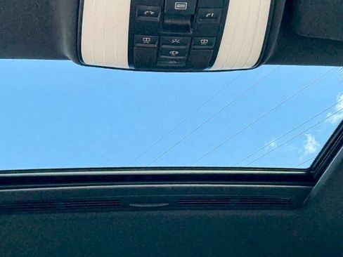 Used 2010 Mercedes-Benz E 350 4MATIC Sedan image 15