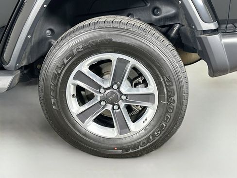 Used 2022 Jeep Wrangler Unlimited Sahara w/ Cold Weather Group image 34