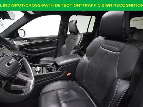 Used 2023 Jeep Grand Cherokee Overland w/ Luxury Tech Group IV AWD/4WD image 21