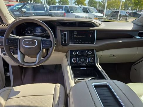 Used 2022 GMC Yukon Denali w/ Denali Premium Package AWD/4WD image 20