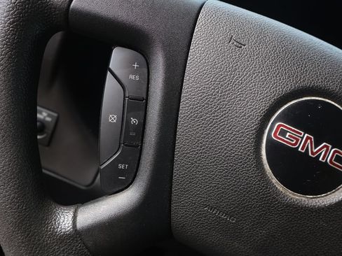 Used 2021 GMC Savana 3500 Extended w/ Power Convenience Package RWD image 17