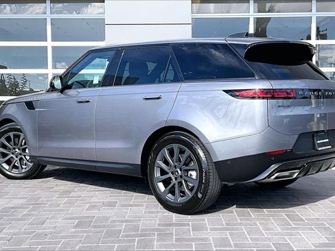 Used 2025 Land Rover Range Rover Sport image 12