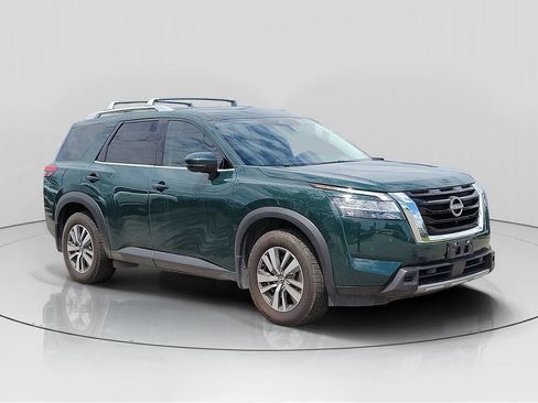Used 2023 Nissan Pathfinder SL AWD/4WD image 2