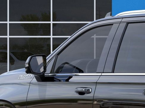 New 2024 Chevrolet Suburban High Country image 12