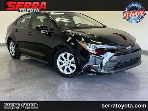 Used 2025 Toyota Corolla LE FWD image 1