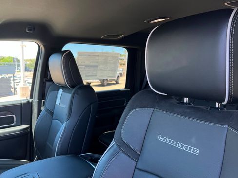 New 2026 RAM 2500 Laramie AWD/4WD image 16