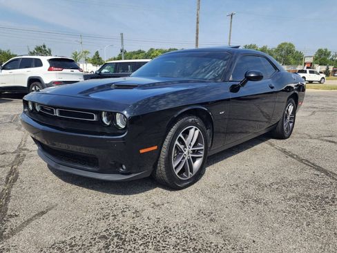Used 2018 Dodge Challenger GT AWD/4WD image 10