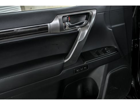 Used 2023 Lexus GX 460 Premium image 9