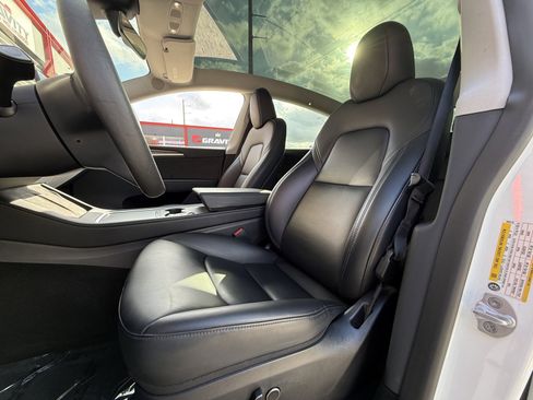 Used 2023 Tesla Model Y Long Range image 11