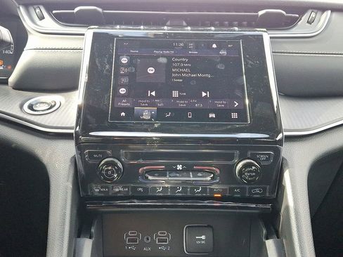 New 2025 Jeep Grand Cherokee L Laredo image 15