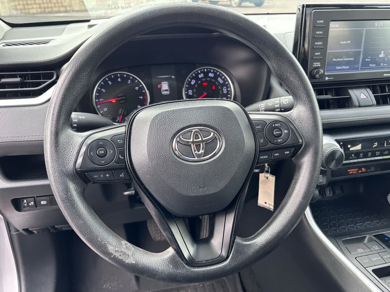 Used 2022 Toyota RAV4 LE FWD image 17