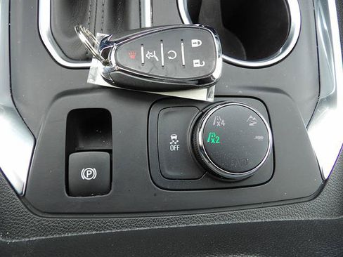 Certified 2019 Chevrolet Traverse LT w/ LT Premium Package AWD/4WD image 25