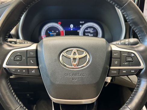Used 2023 Toyota Highlander Limited AWD/4WD image 26