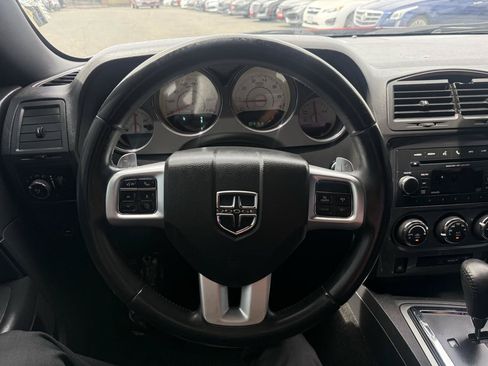 Used 2014 Dodge Challenger SXT RWD image 8