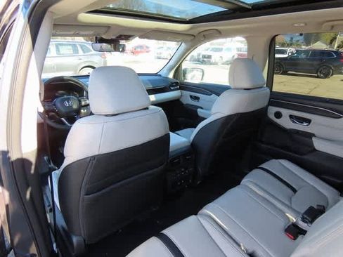New 2026 Honda Pilot Touring image 17
