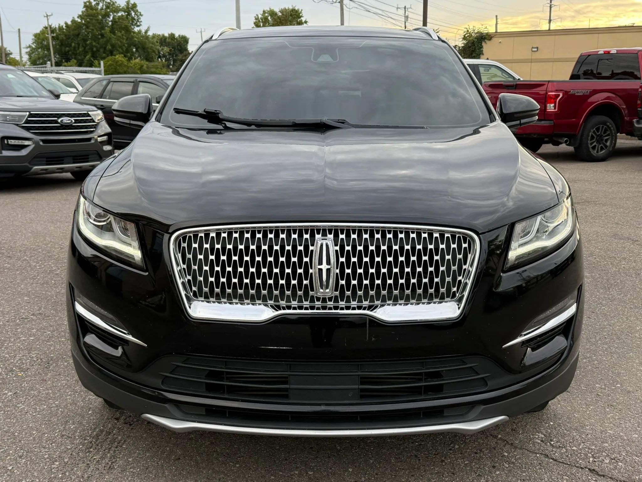 Used 2019 Lincoln MKC Select w/ MKC Climate Package FWD image 2