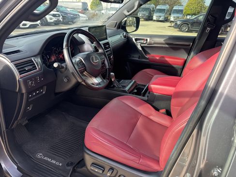 Used 2023 Lexus GX 460 Premium w/ Premium Plus Package image 9
