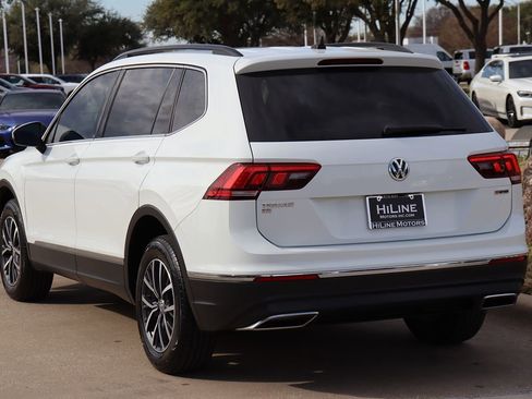 Used 2020 Volkswagen Tiguan SE w/ Panoramic Sunroof Package image 8