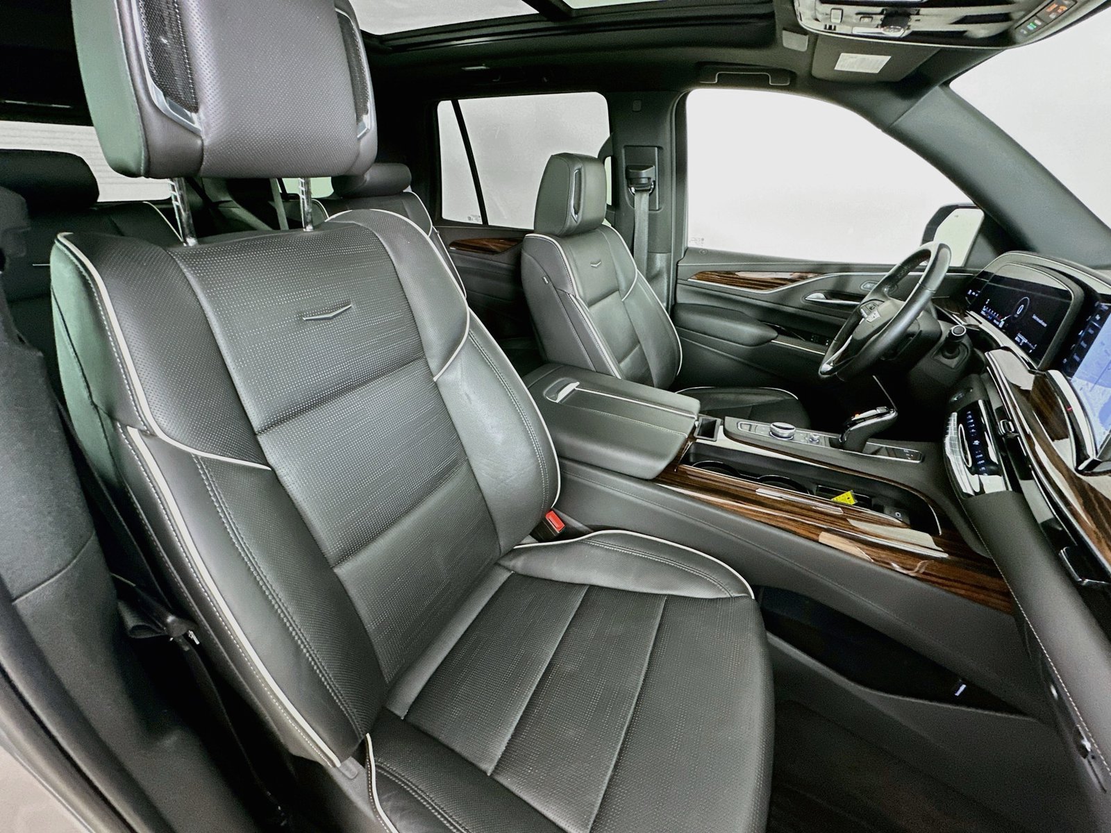 Used 2023 Cadillac Escalade Premium Luxury w/ LPO, Radiant Package AWD/4WD image 46