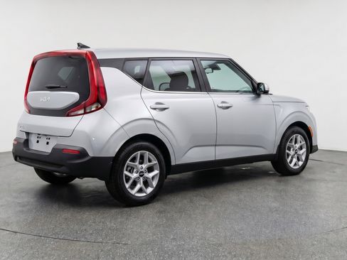 Used 2025 Kia Soul LX w/ LX Technology Package image 9