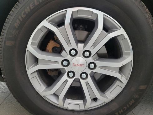 Used 2015 GMC Acadia SLT w/ Open Road Package FWD image 31