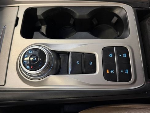 Used 2021 Ford Explorer XLT RWD image 32