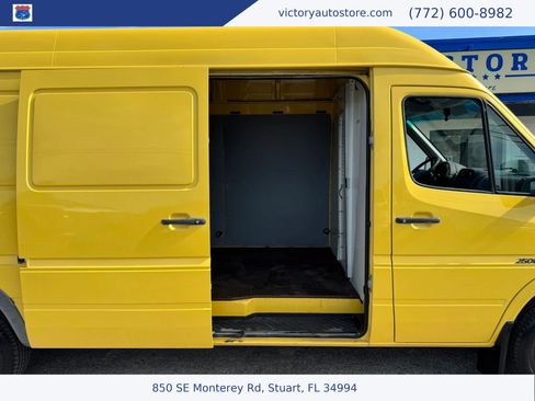 Used 2005 Dodge Sprinter 2500 w/ PWR Convenience Group RWD image 13