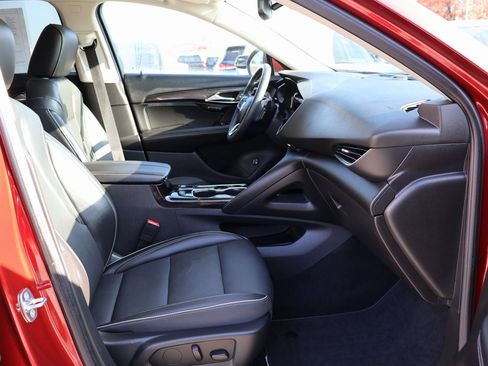 Used 2023 Buick Envision Essence image 11