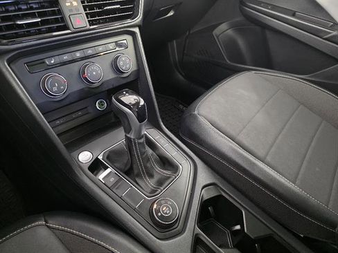 Used 2022 Volkswagen Taos SE image 32