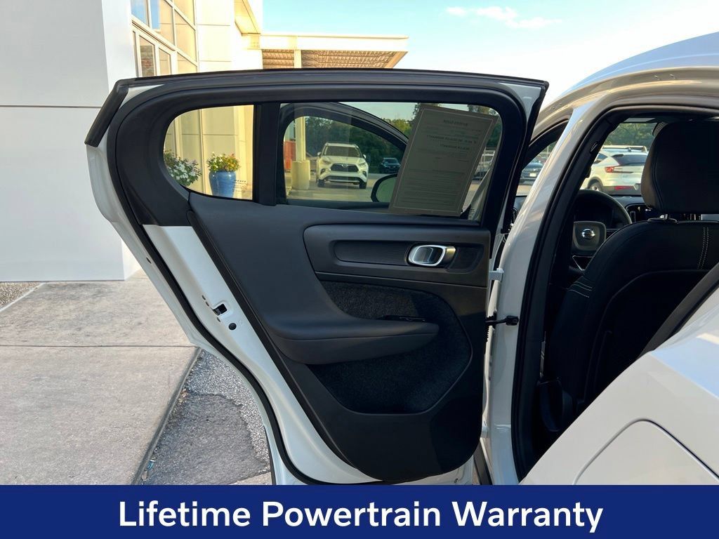 Certified 2023 Volvo C40 P8 Recharge Plus AWD/4WD image 18