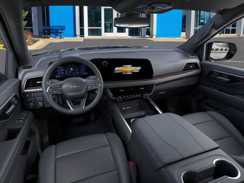 New 2026 Chevrolet Suburban LT AWD/4WD image 15