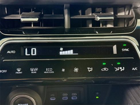 Certified 2023 Toyota Venza Nightshade image 15