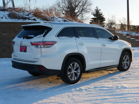 Used 2015 Toyota Highlander XLE image 6