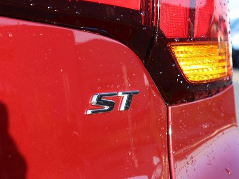 Used 2023 Buick Encore GX Select w/ Sport Touring Package image 9