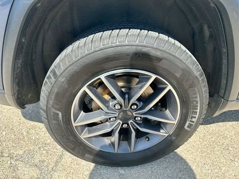 Used 2020 Jeep Grand Cherokee Limited w/ Premium Lighting Group AWD/4WD image 49