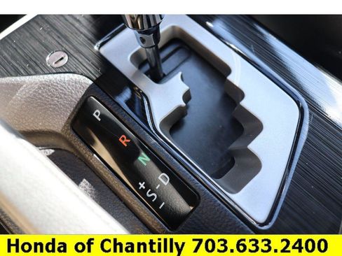 Used 2018 Toyota RAV4 Limited image 19