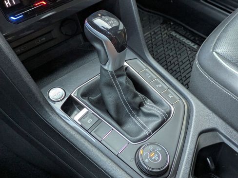 Used 2022 Volkswagen Tiguan SEL R-Line image 20