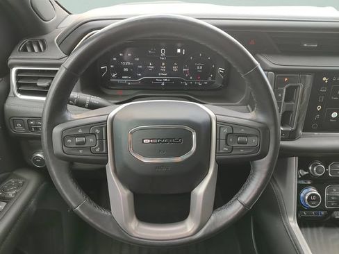 Used 2022 GMC Yukon XL Denali RWD image 11