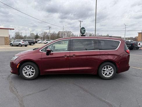 Used 2023 Chrysler Voyager LX FWD image 22