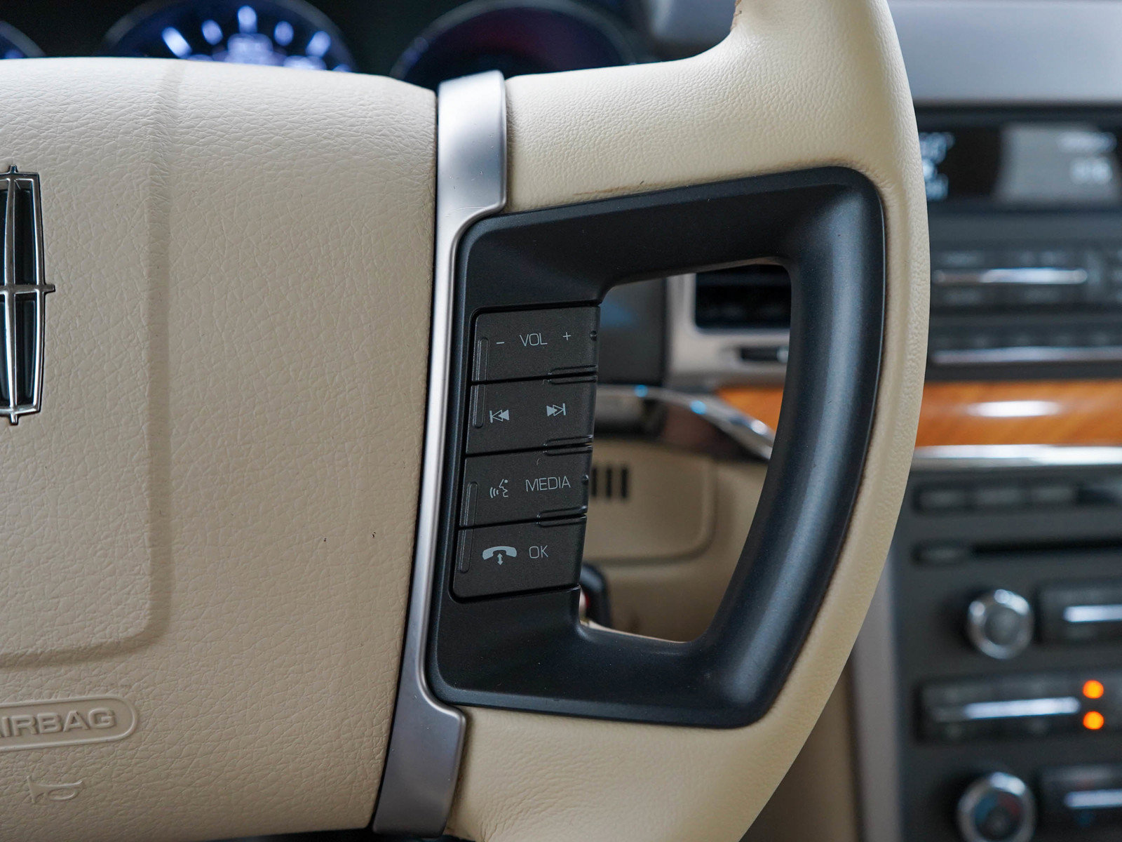 Used 2012 Lincoln MKZ FWD image 22