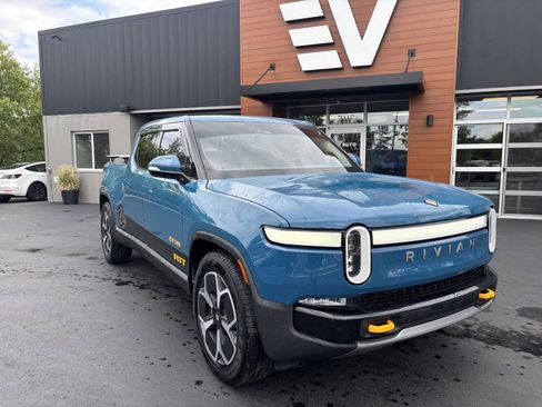 Used 2022 Rivian R1T Adventure AWD/4WD image 3