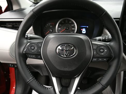 Certified 2022 Toyota Corolla Cross LE image 13