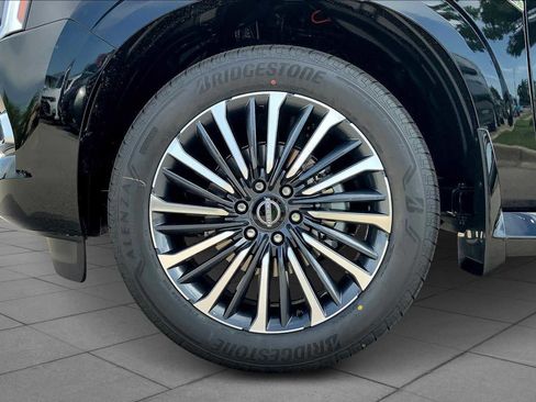 New 2025 Nissan Armada Platinum Reserve image 11