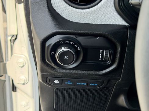Used 2024 Jeep Wrangler Unlimited w/ Convenience Group AWD/4WD image 37