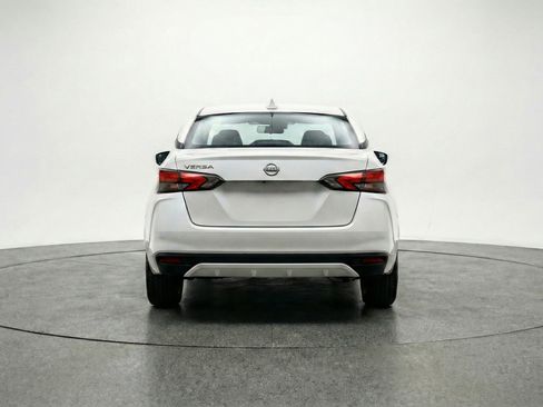 Used 2025 Nissan Versa SV image 7