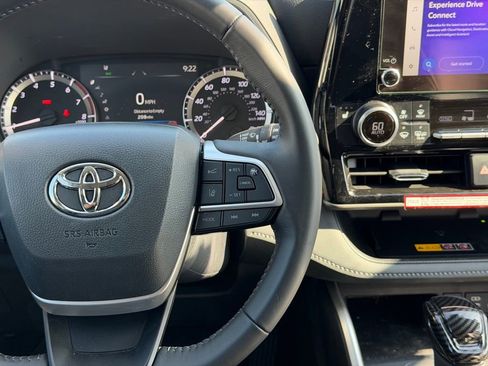 Used 2026 Toyota Highlander XLE image 21