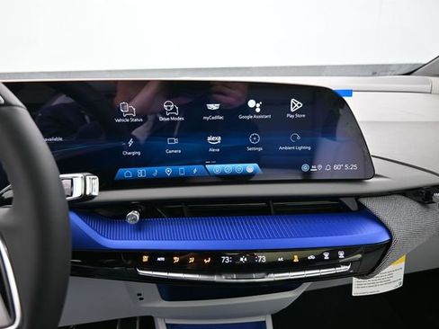 New 2025 Cadillac Optiq Luxury 1 w/ LPO, Floor Liner Package image 22