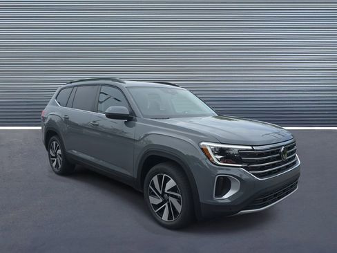 New 2026 Volkswagen Atlas SE image 2