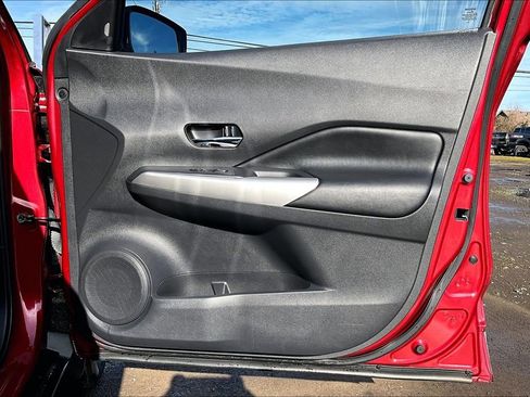 Used 2020 Nissan Kicks SR w/ SR Premium Package image 24