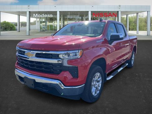Used 2024 Chevrolet Silverado 1500 LT image 1